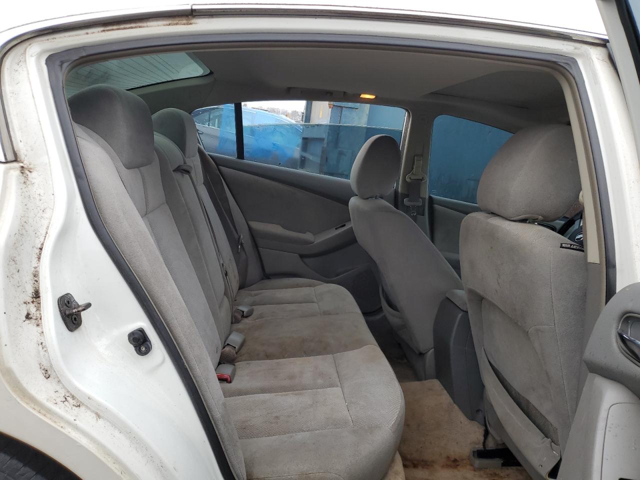 2009 Nissan Altima - Image 10