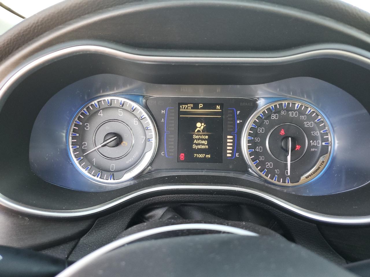 2017 Chrysler 200 - Image 9