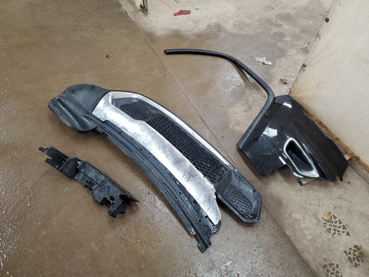 2020 Jeep Grand Cherokee - Image 13