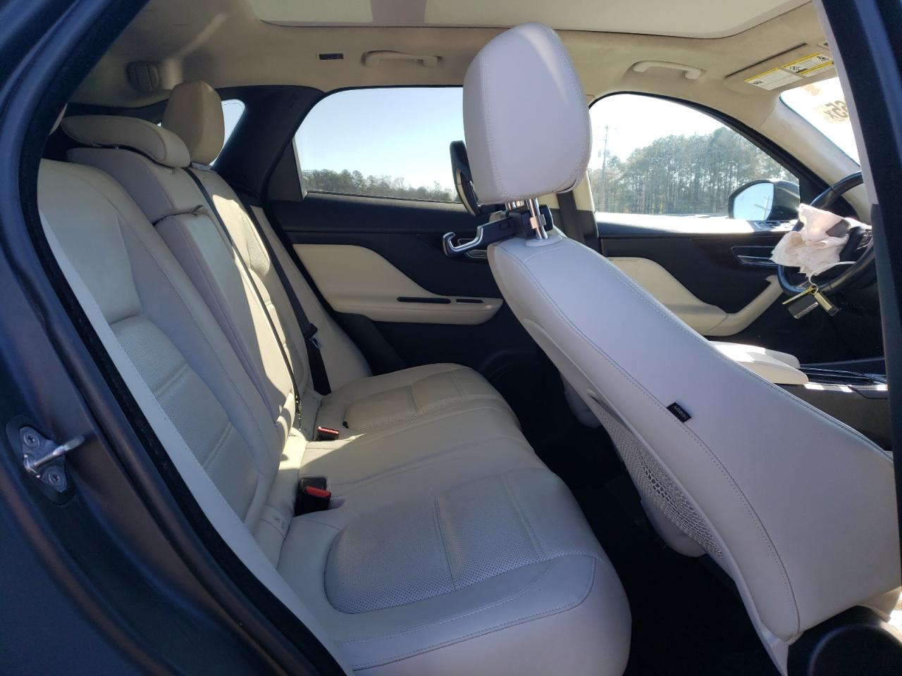 2020 Jaguar F-Pace - Image 11