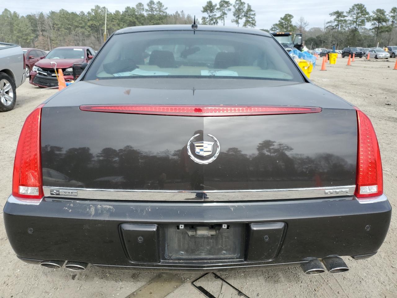 2008 Cadillac DTS - Image 6