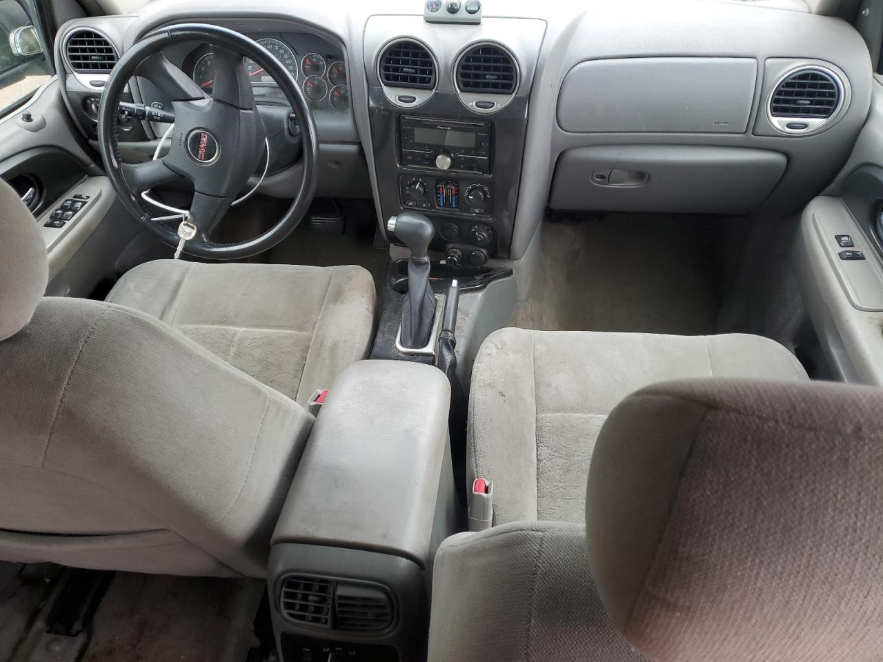 2005 GMC Envoy - Image 8