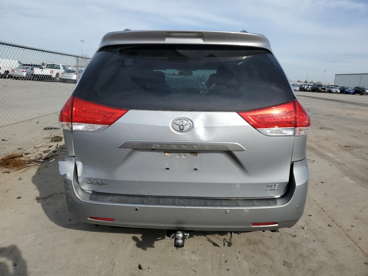 2014 Toyota Sienna - Image 6