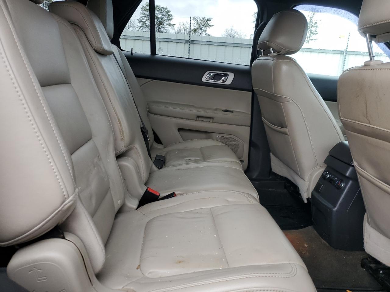 2013 Ford Explorer - Image 11
