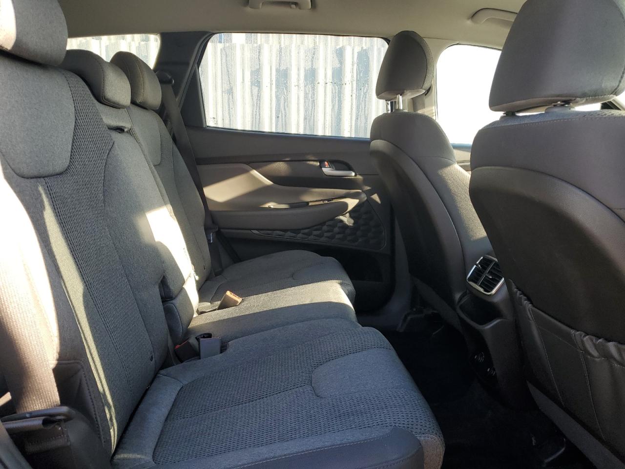 2020 Hyundai Santa Fe - Image 11