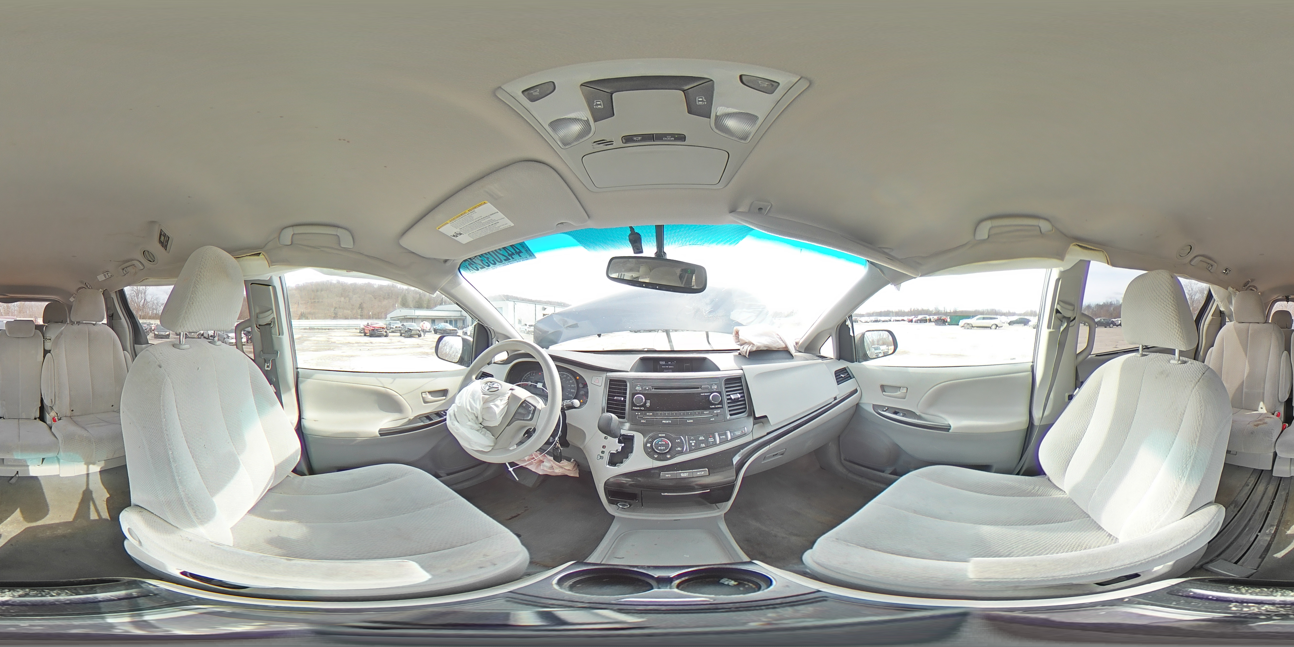 2013 Toyota Sienna - Image 14