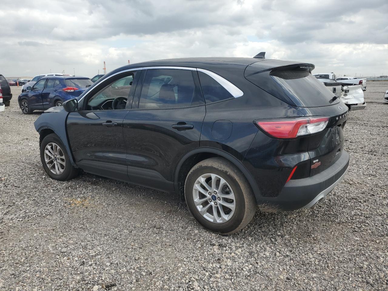 2022 Ford Escape - Image 2