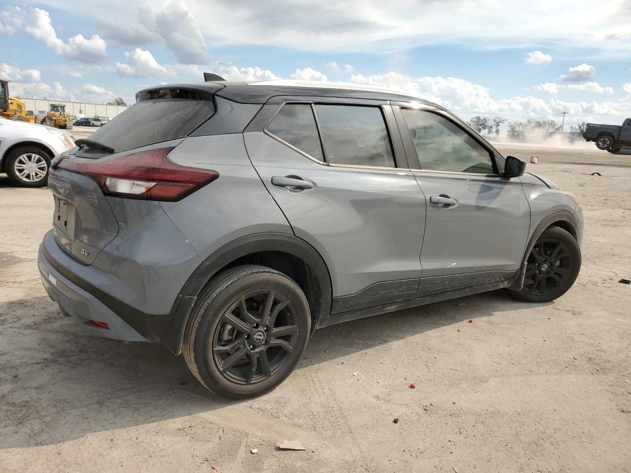 2022 Nissan Kicks - Image 3