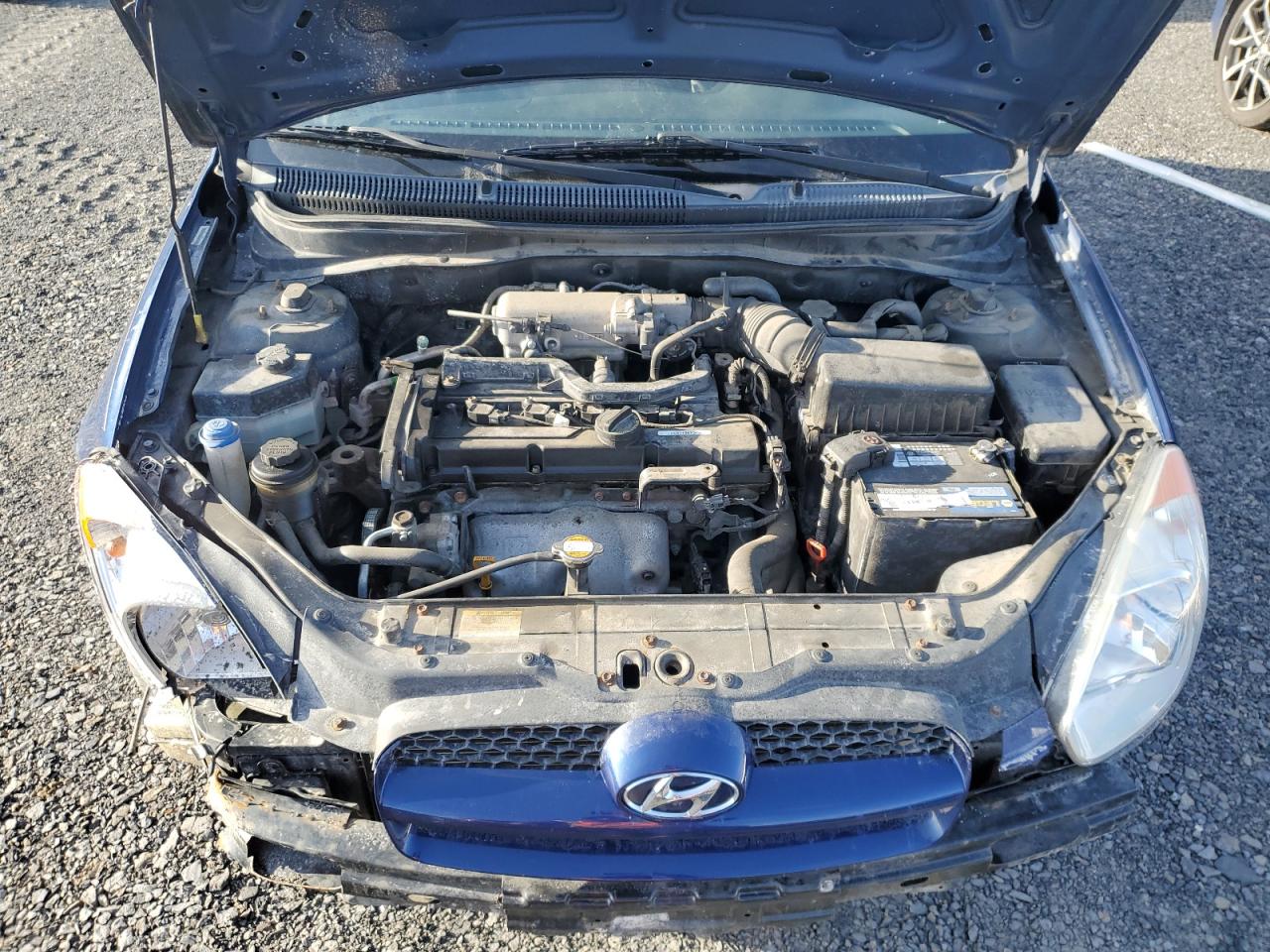 2010 Hyundai Accent - Image 11
