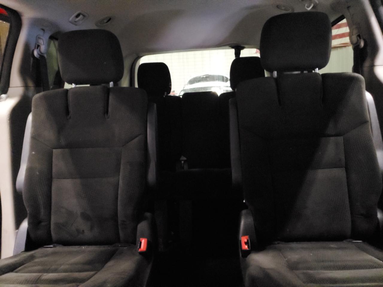 2016 Dodge Caravan - Image 10