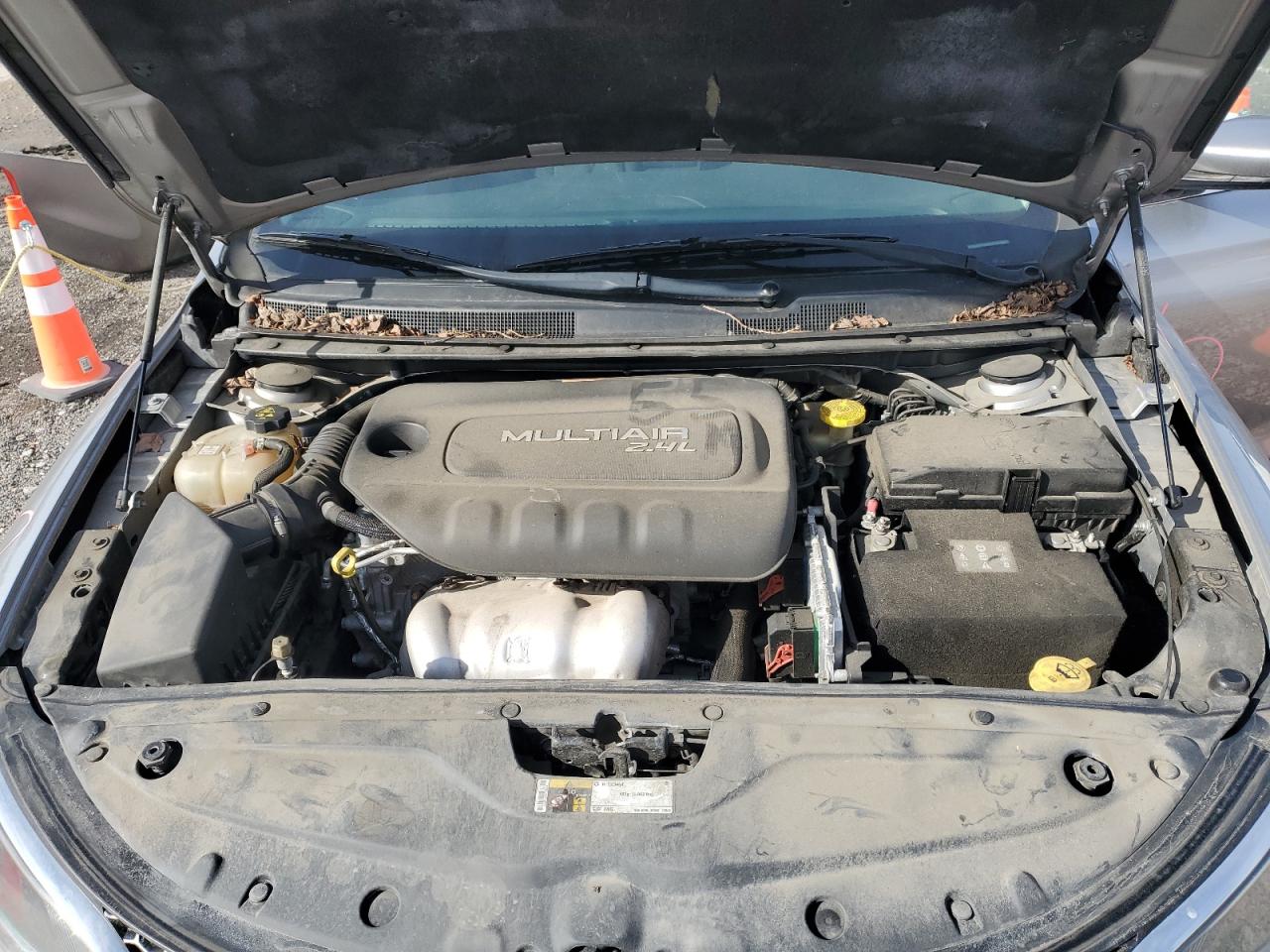 2015 Chrysler 200 - Image 11