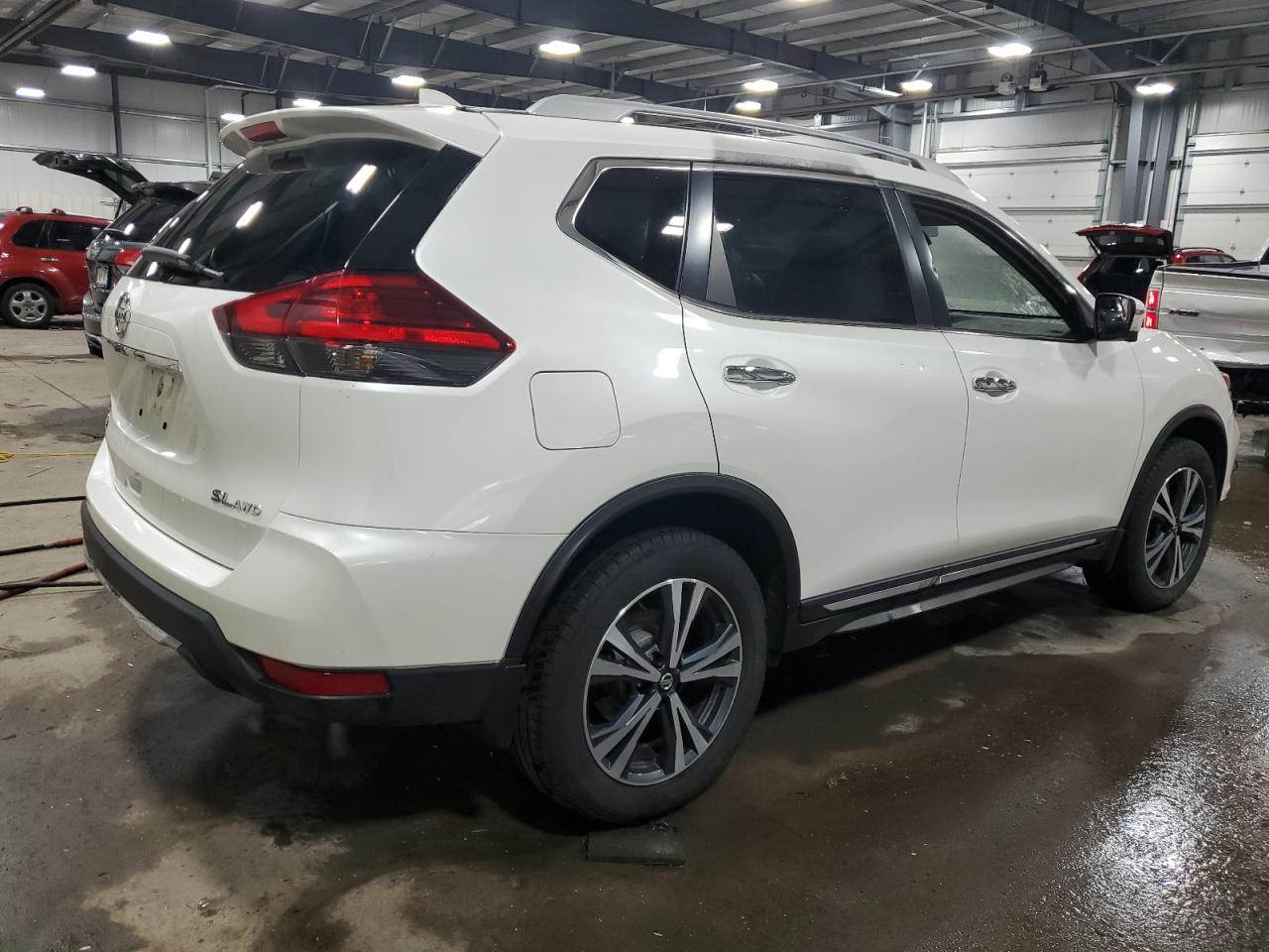 2017 Nissan Rogue - Image 3