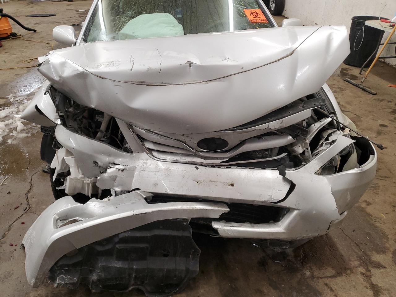 2010 Toyota Camry - Image 11