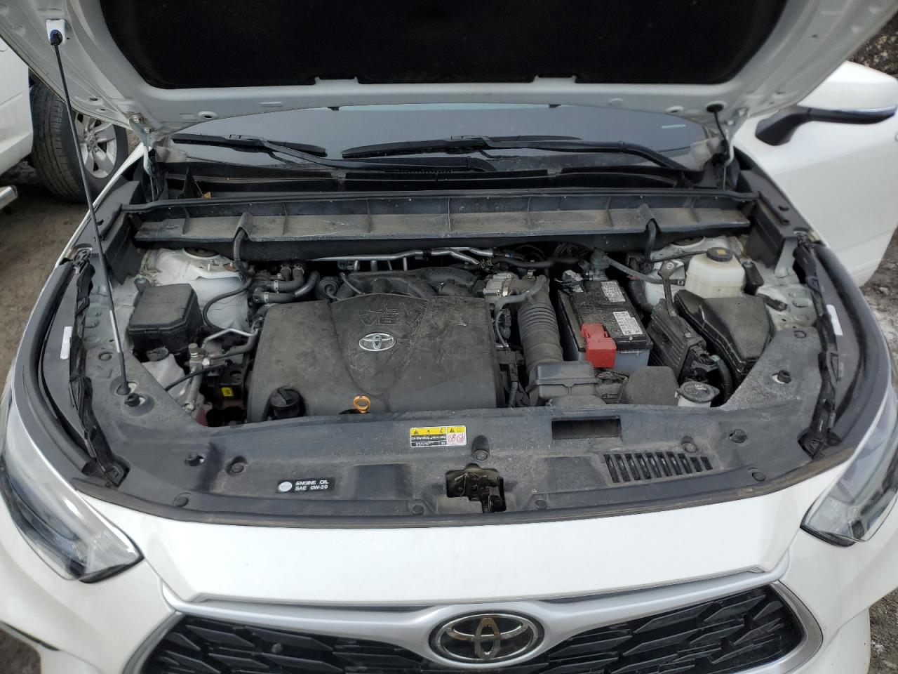 2021 Toyota Highlander - Image 12