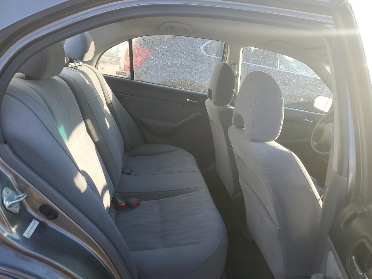 2005 Honda Civic - Image 10