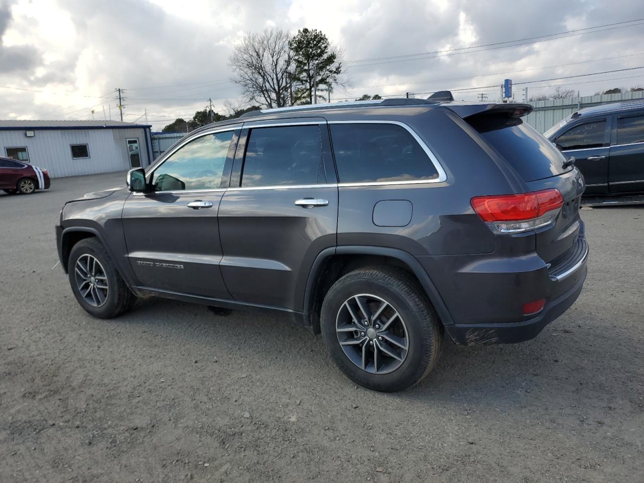 2018 Jeep Grand Cherokee - Image 2