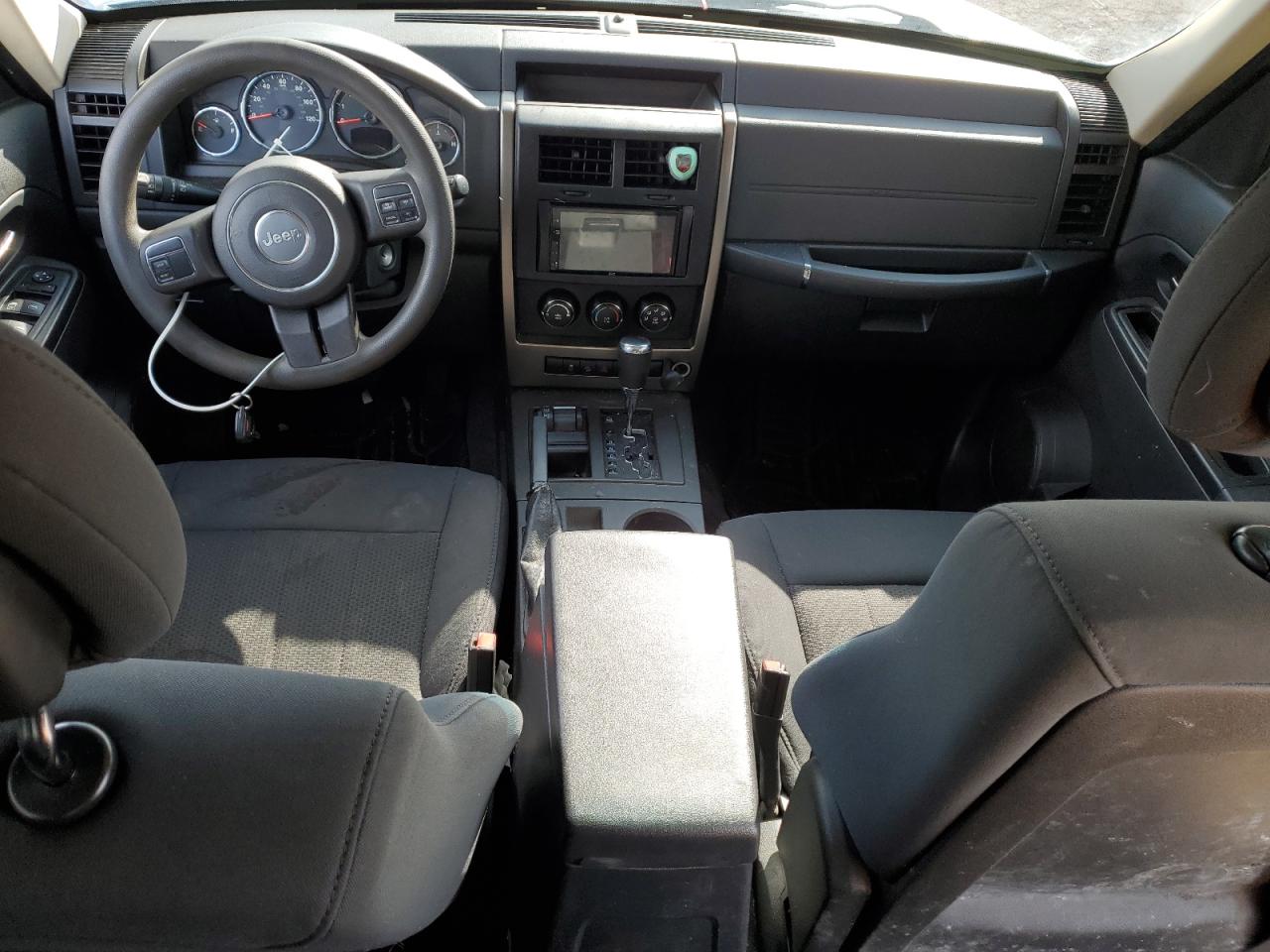2012 Jeep Liberty (North America) - Image 8