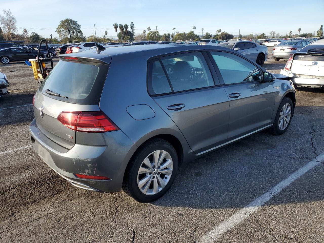2018 Volkswagen Golf - Image 3