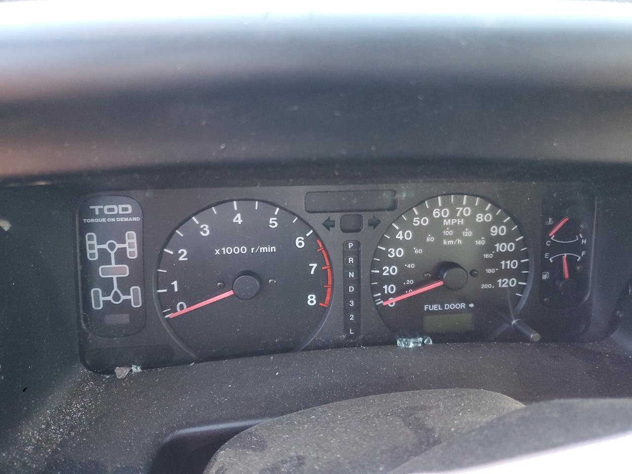 1999 Isuzu Trooper - Image 9