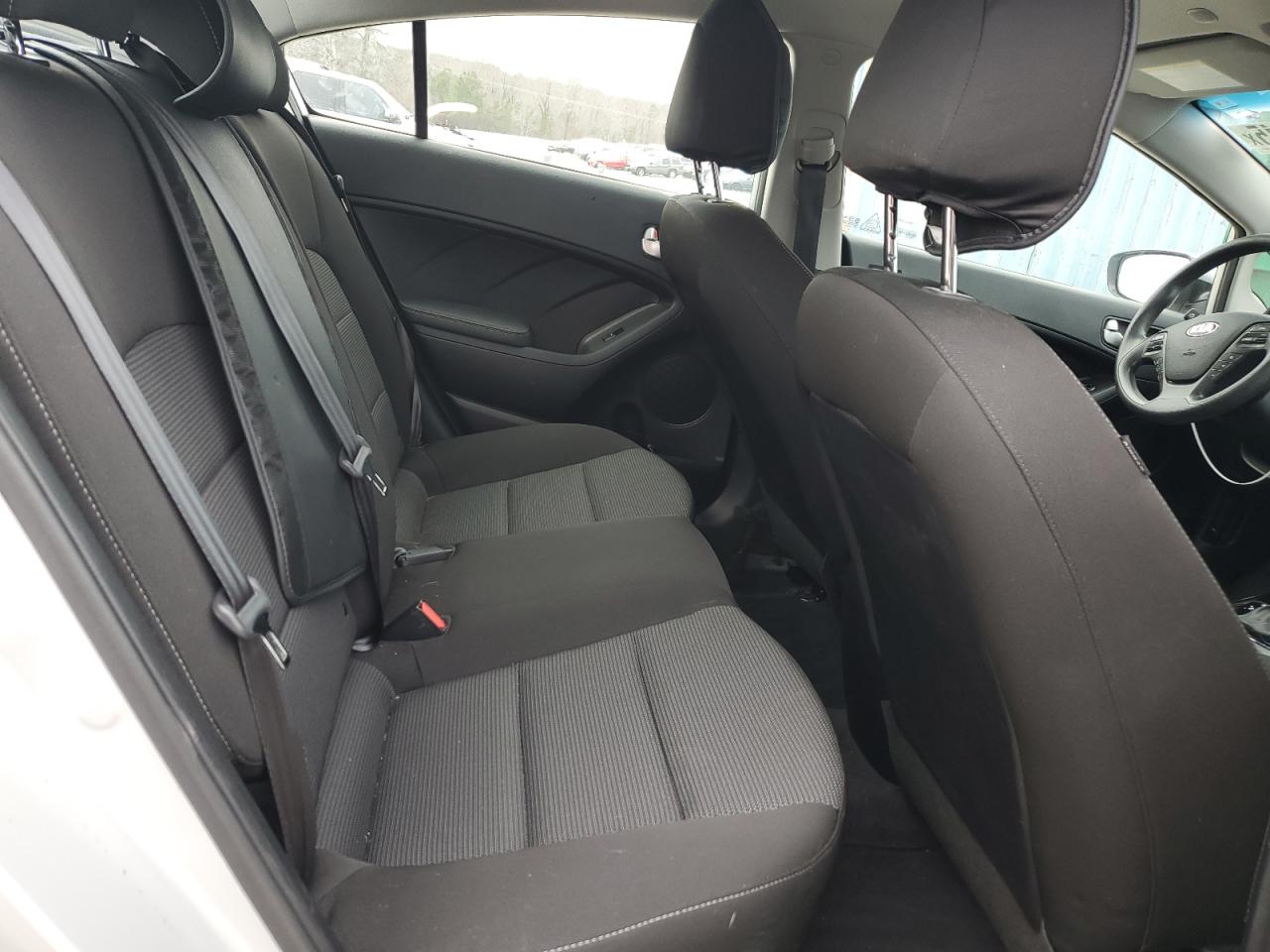 2018 Kia Forte - Image 10