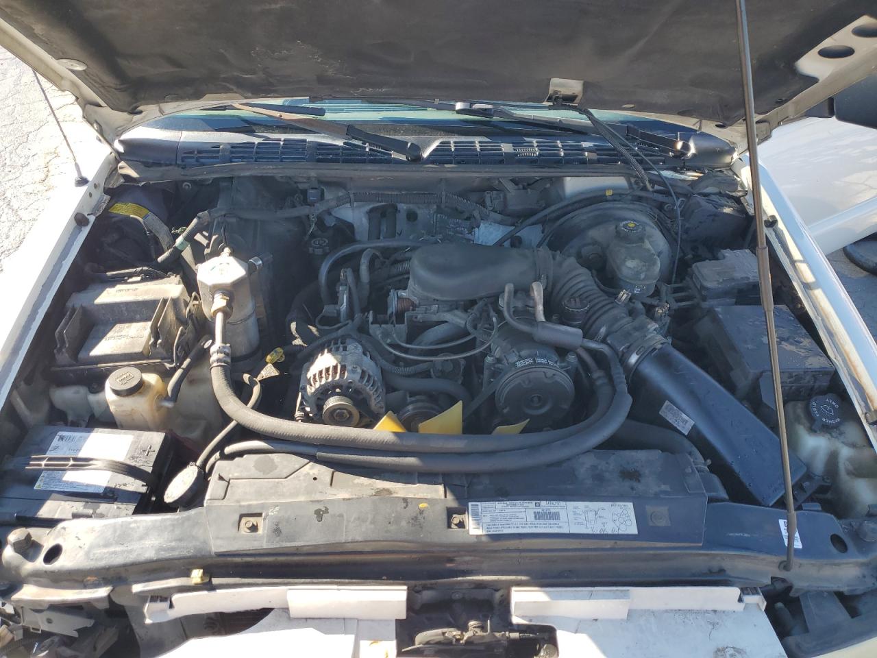 2001 GMC Sonoma - Image 11