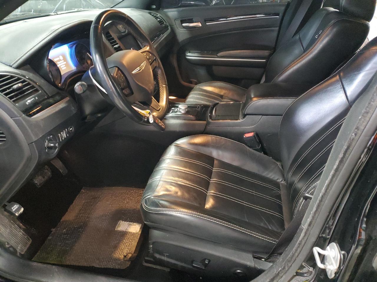 2019 Chrysler 300 - Image 7