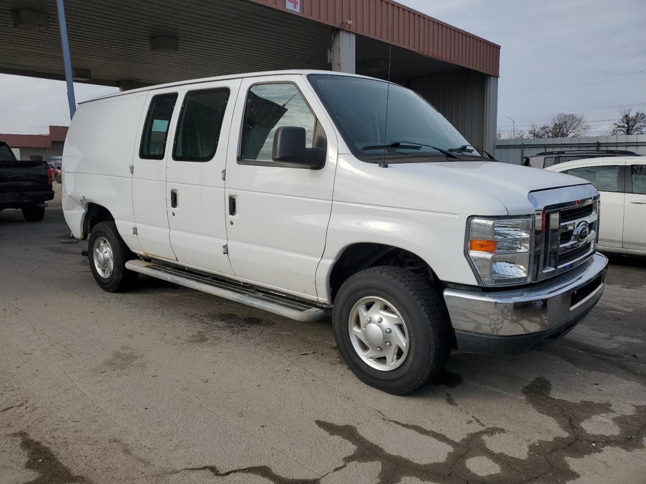 2013 Ford Econoline - Image 4