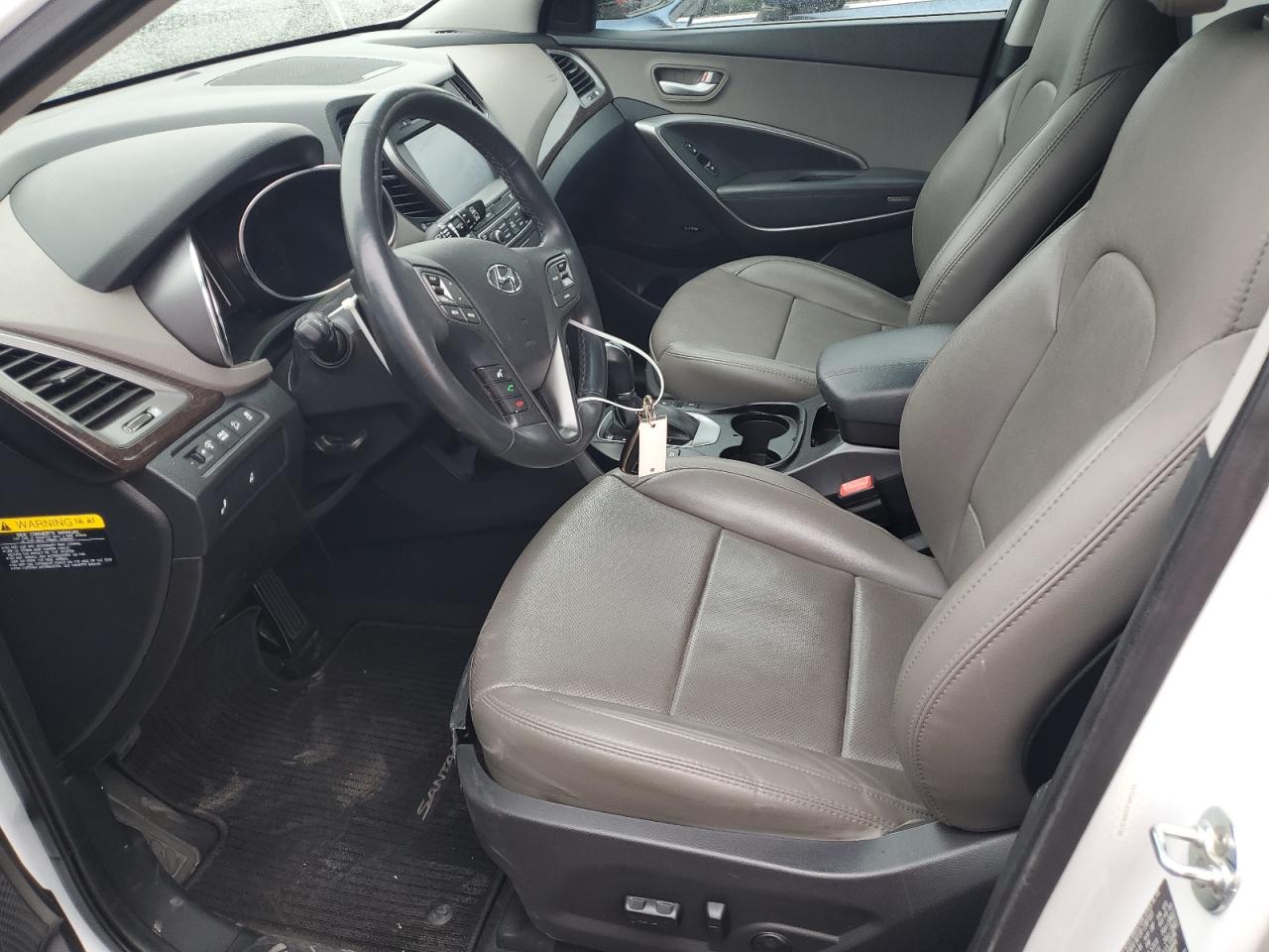 2017 Hyundai Santa Fe - Image 7
