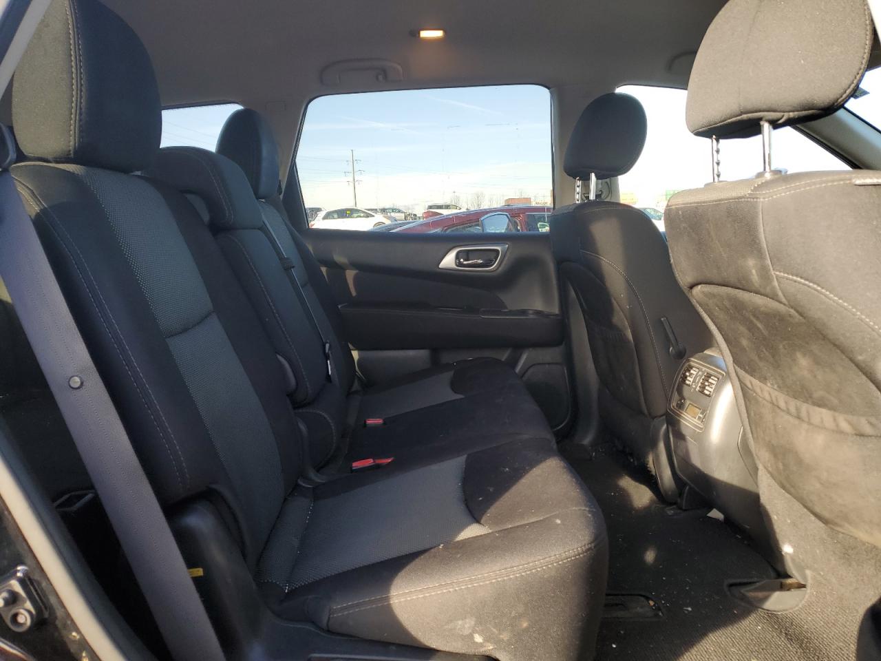 2017 Nissan Pathfinder - Image 11