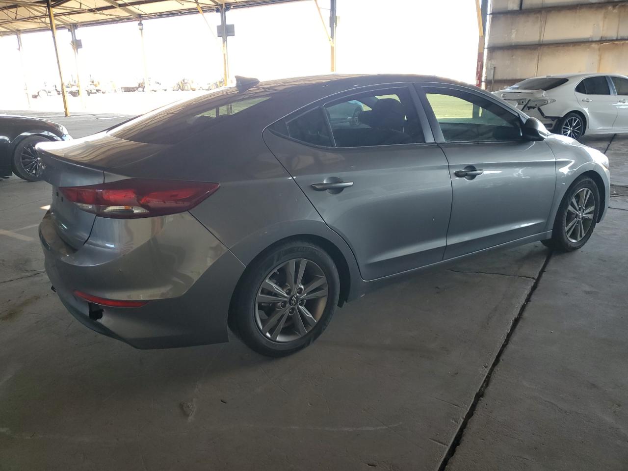 2018 Hyundai Elantra - Image 3