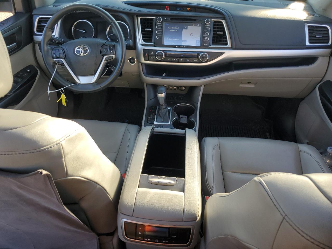2019 Toyota Highlander - Image 8