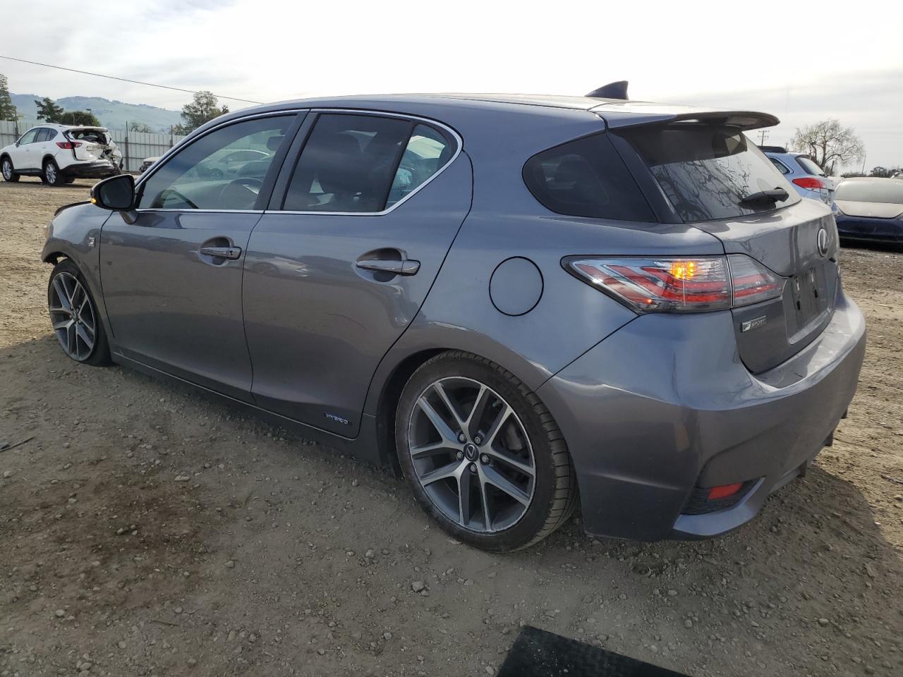 2015 Lexus CT - Image 2