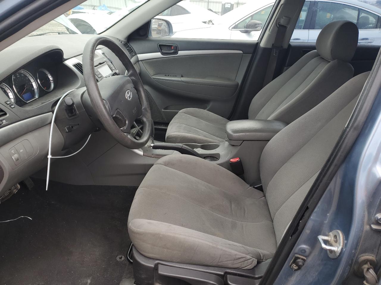 2009 Hyundai Sonata - Image 7