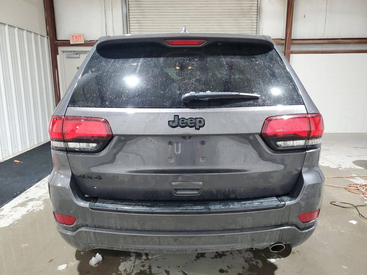 2017 Jeep Grand Cherokee - Image 6