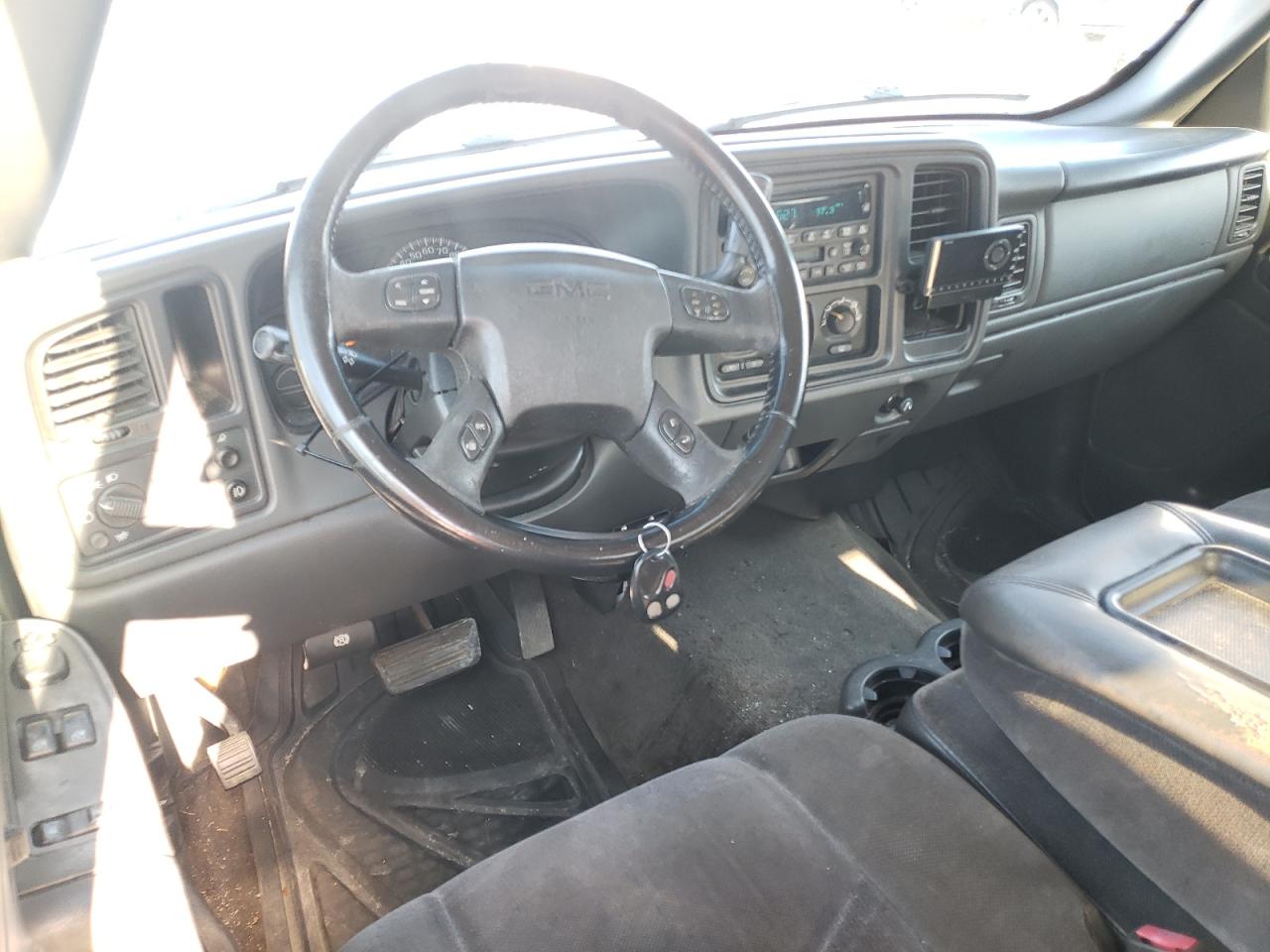 2006 GMC Sierra - Image 8