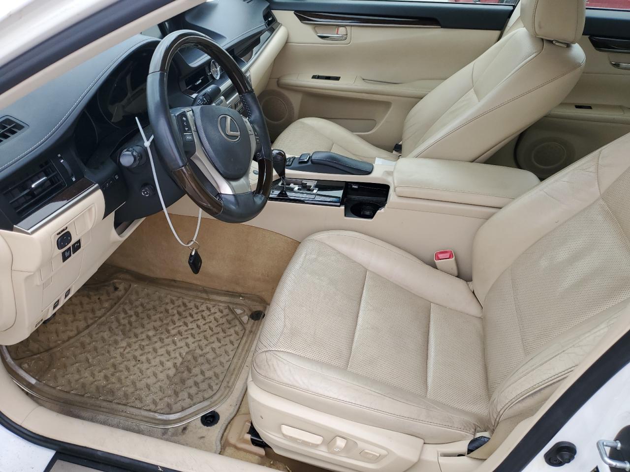 2014 Lexus ES - Image 7