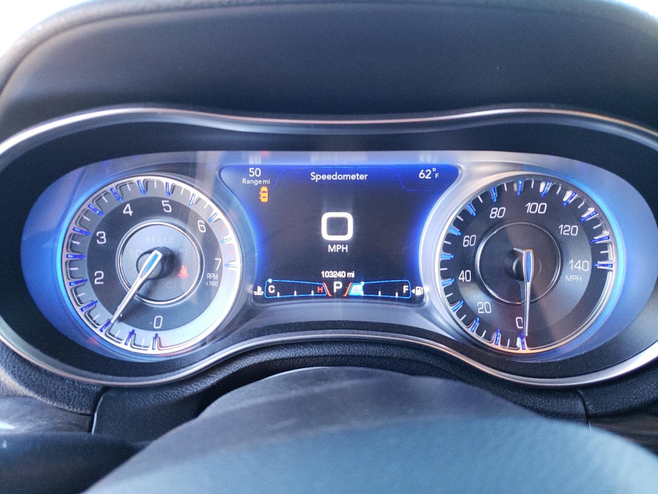 2018 Chrysler 300 - Image 9