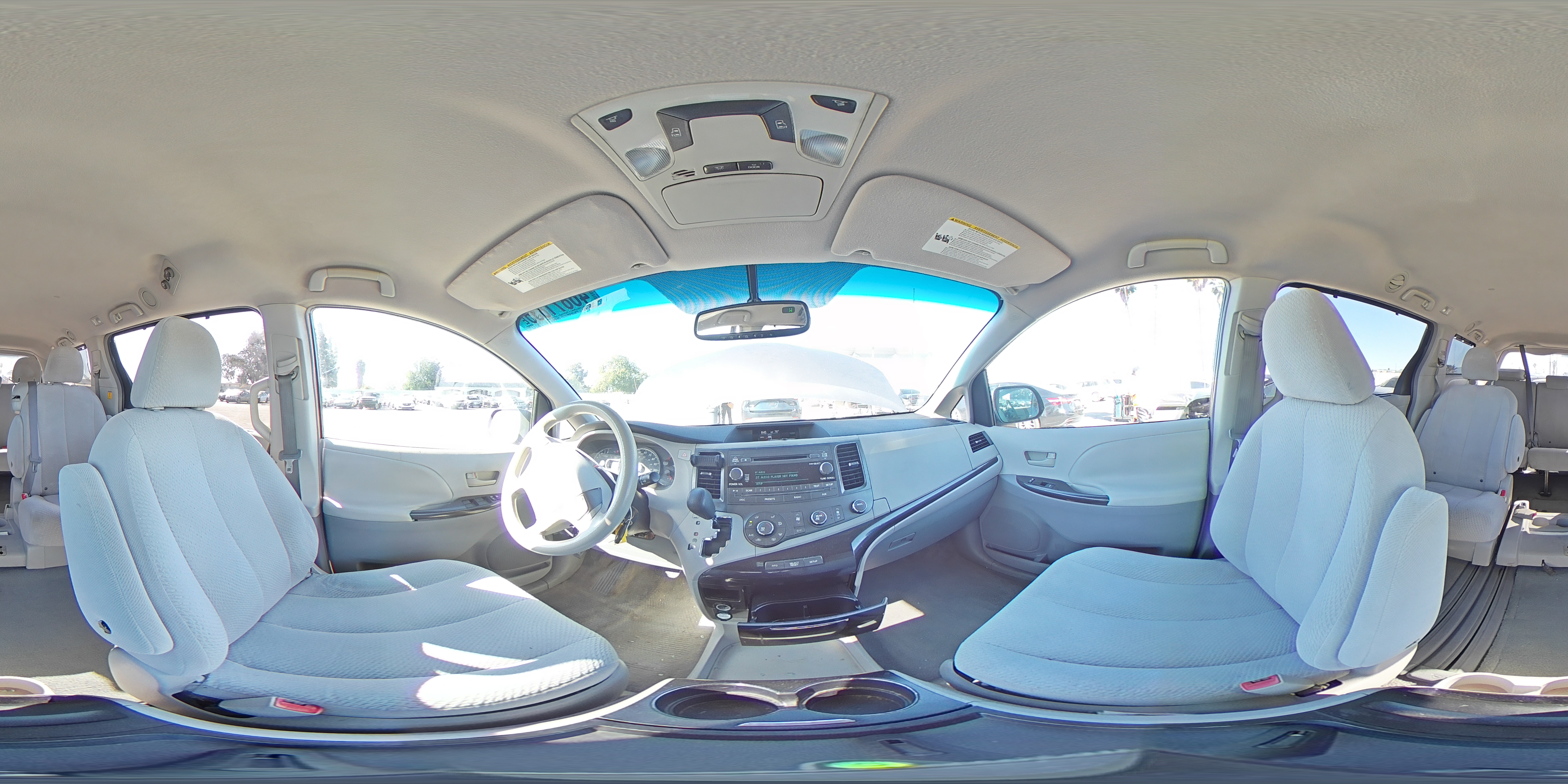 2011 Toyota Sienna - Image 14