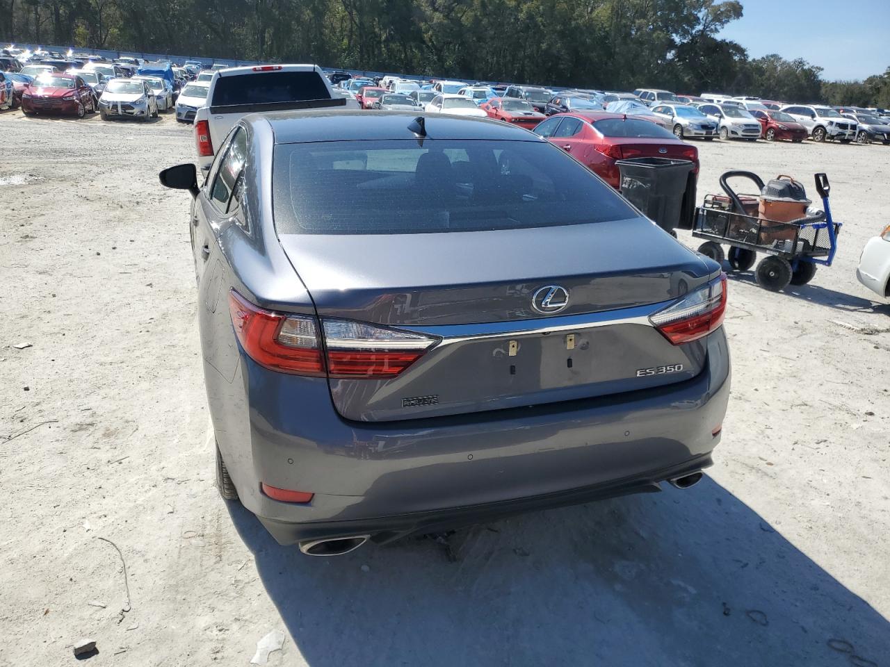 2016 Lexus ES - Image 6