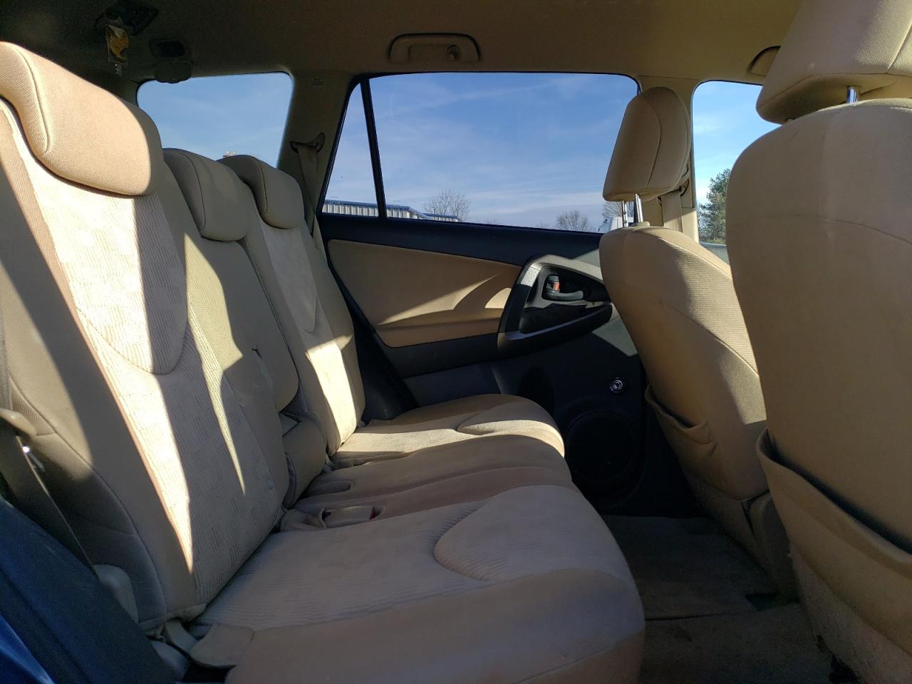 2011 Toyota RAV 4 - Image 12