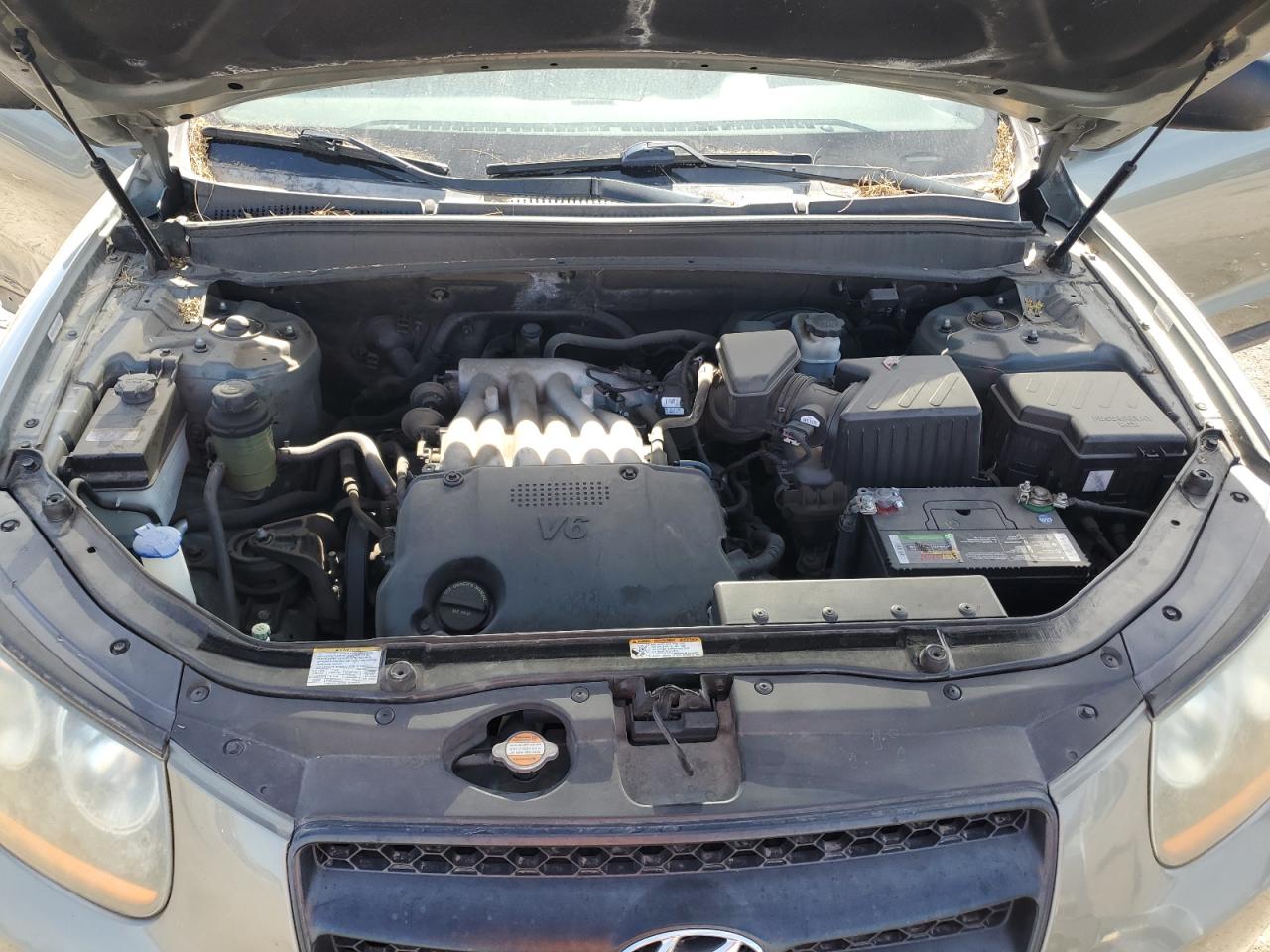 2009 Hyundai Santa Fe - Image 11