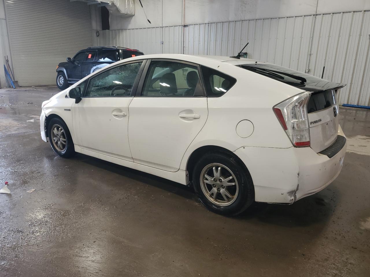 2010 Toyota Prius - Image 2