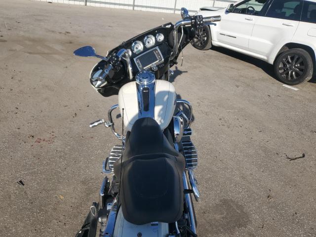 undisplay HARLEY-DAVIDSON FL 2015 Білий