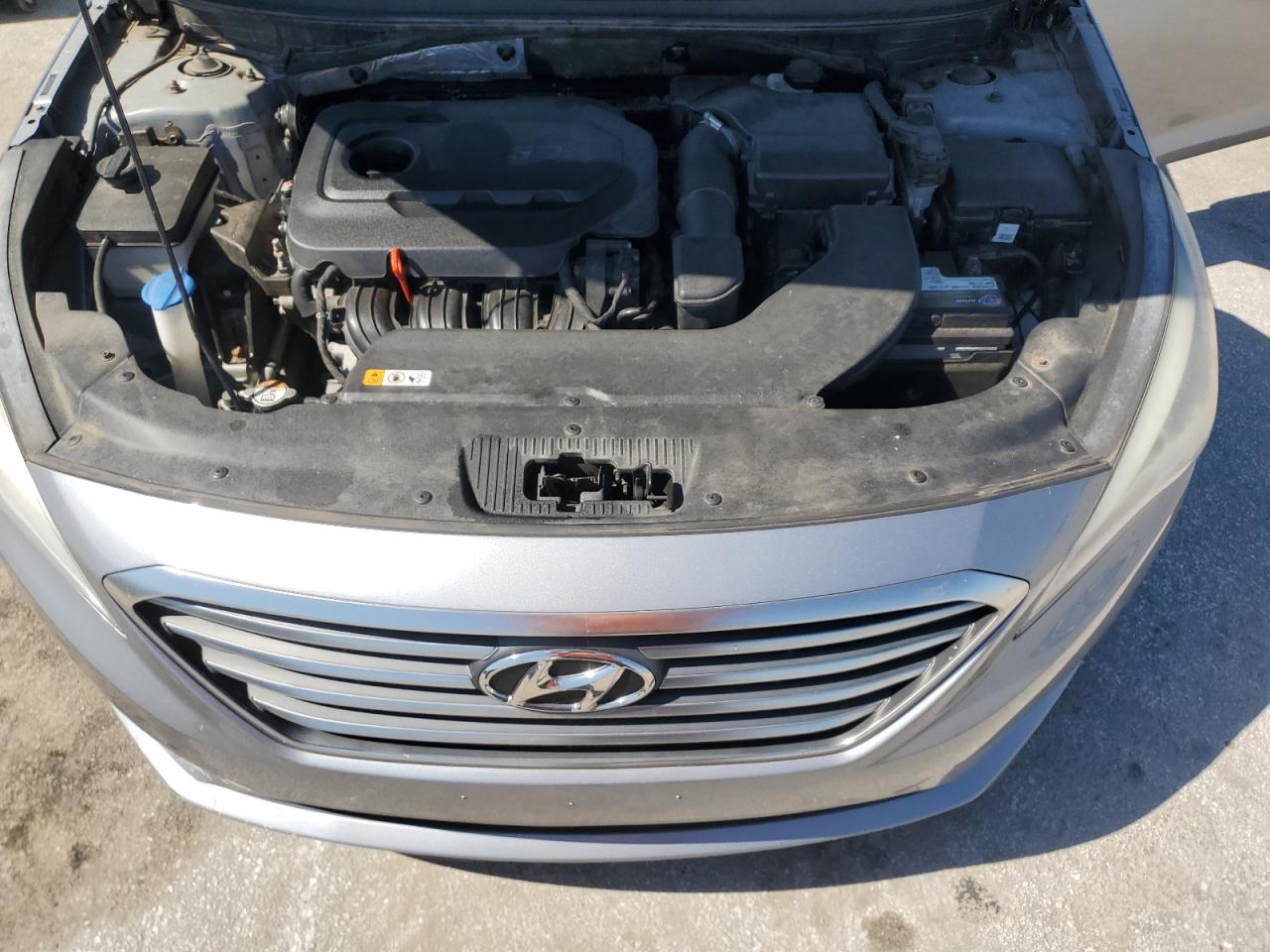 2015 Hyundai Sonata - Image 11
