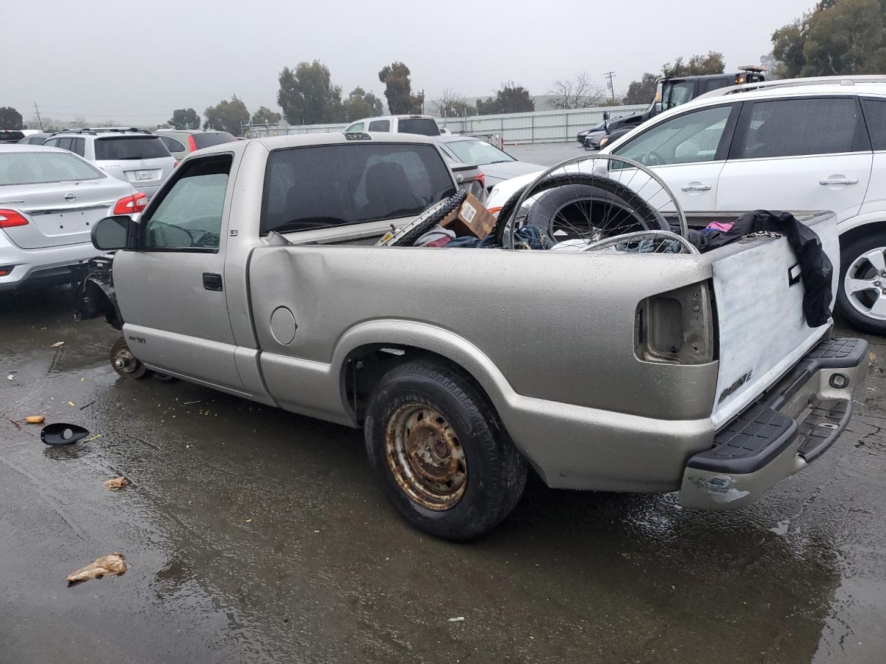 2003 Chevrolet S-10 Pickup - Image 2