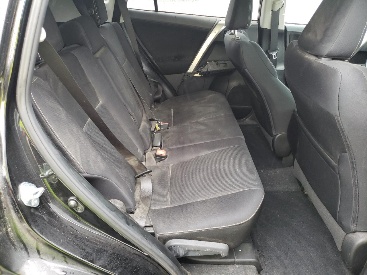 2015 Toyota RAV 4 - Image 10
