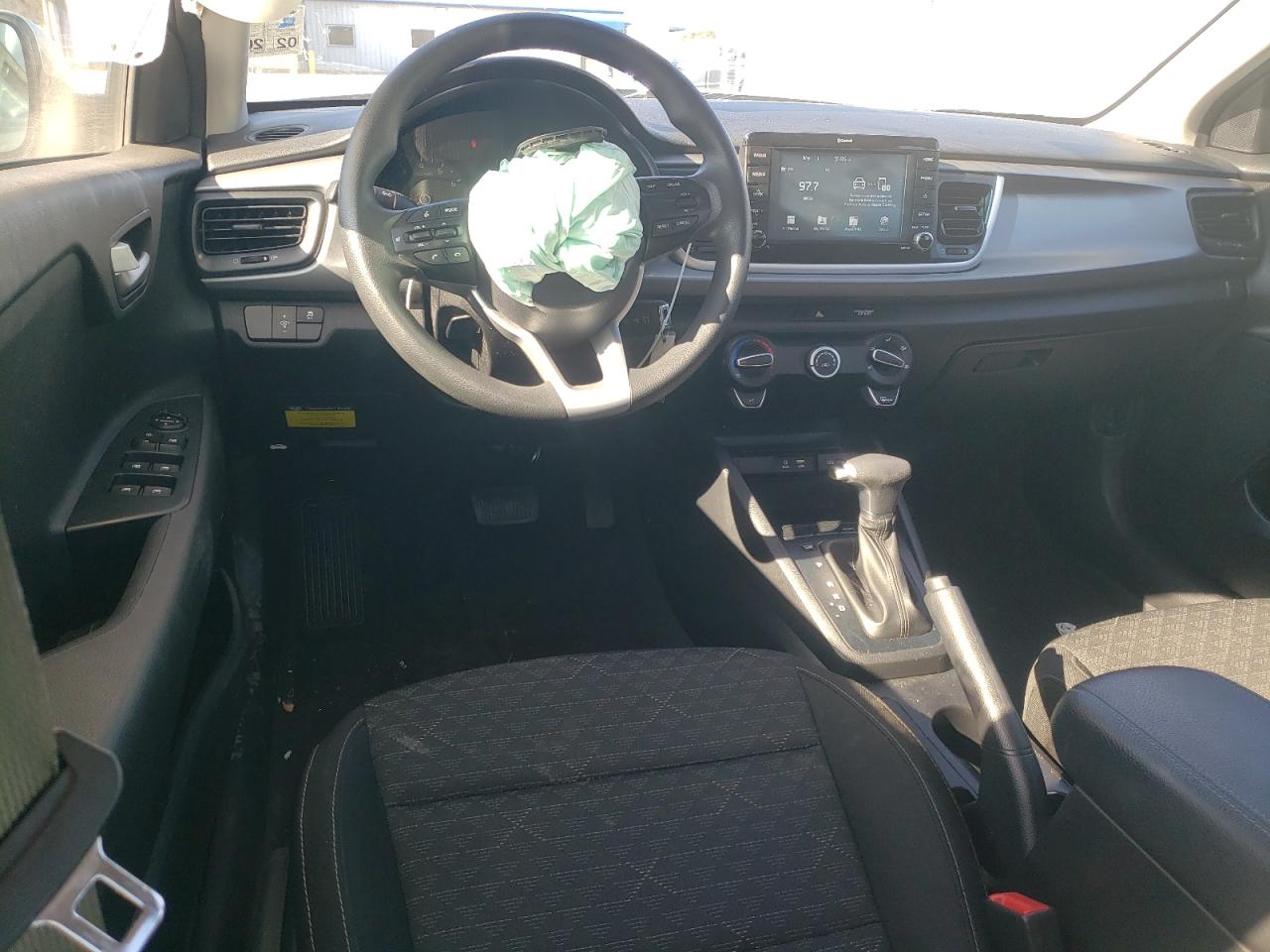 2020 Kia Rio - Image 8