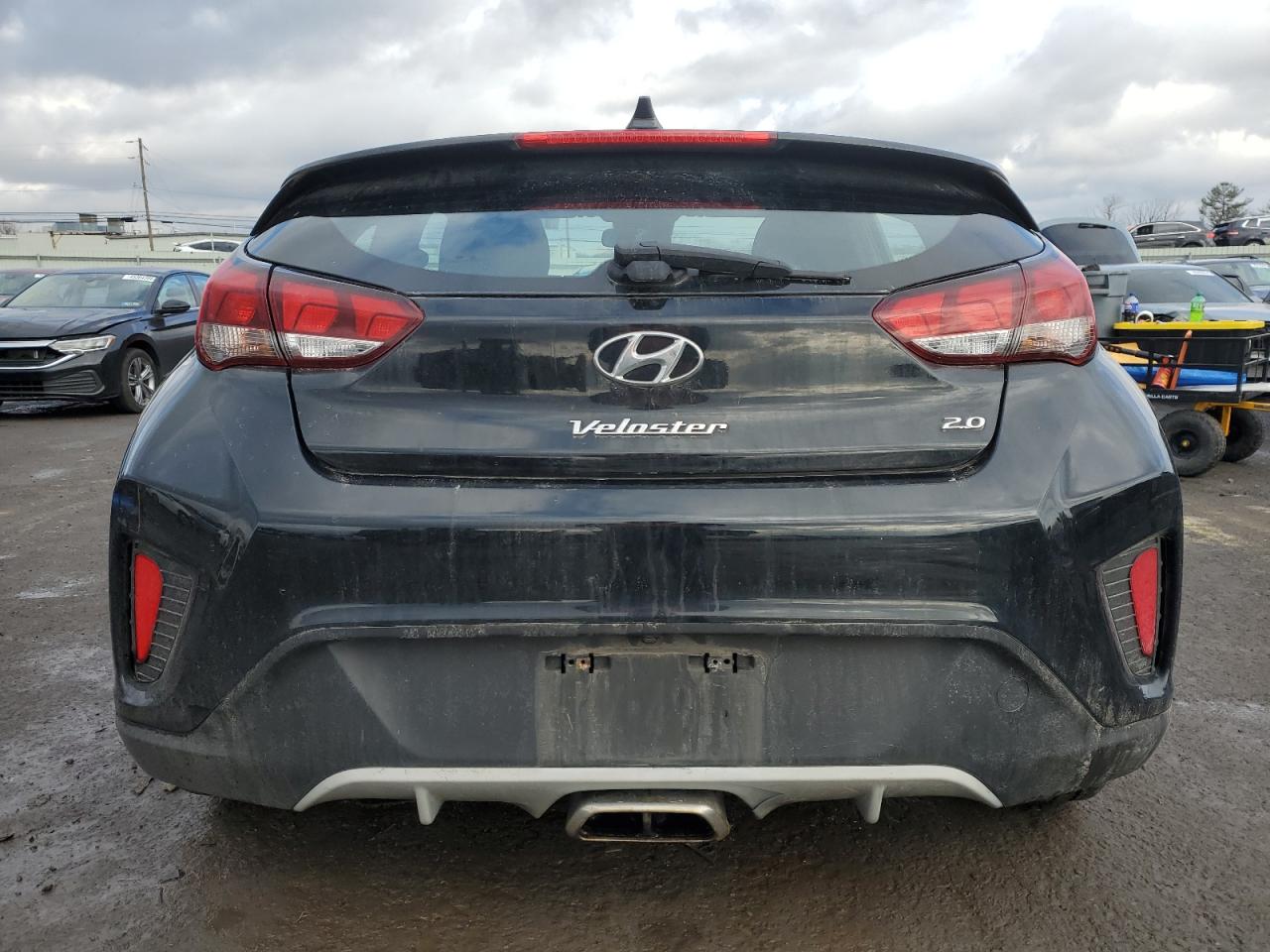 2020 Hyundai Veloster - Image 6