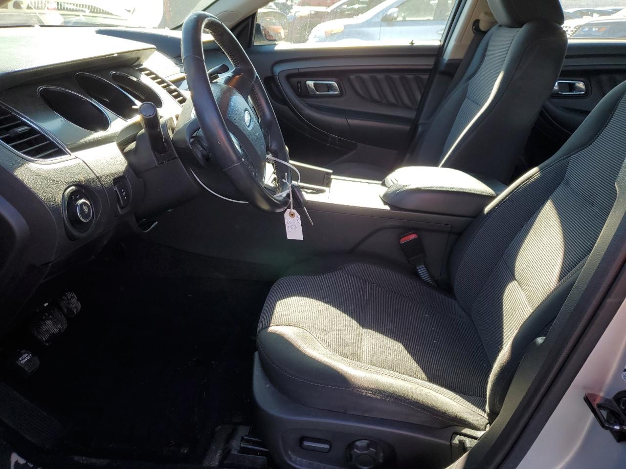2010 Ford Taurus - Image 7