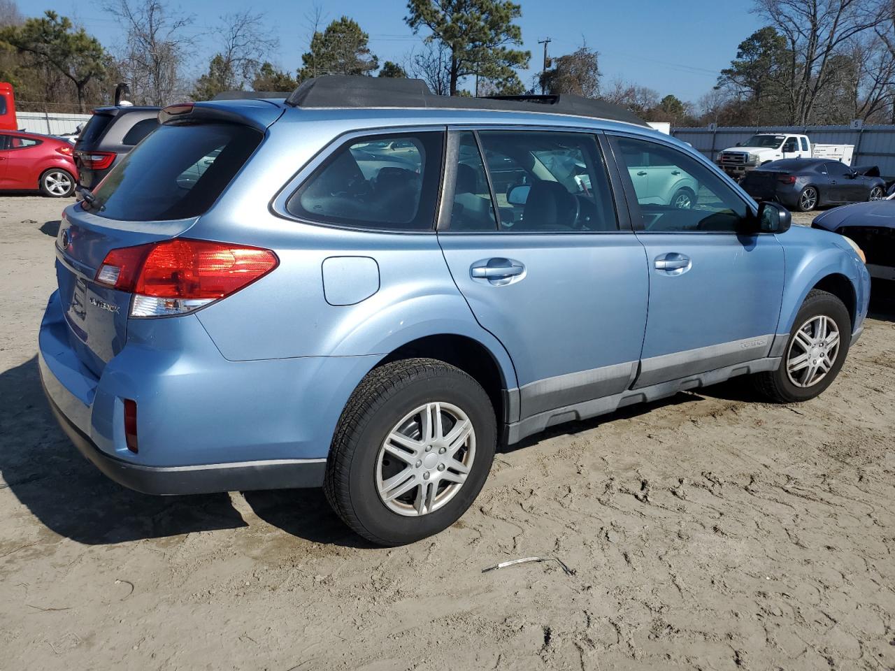 2010 Subaru Outback - Image 3